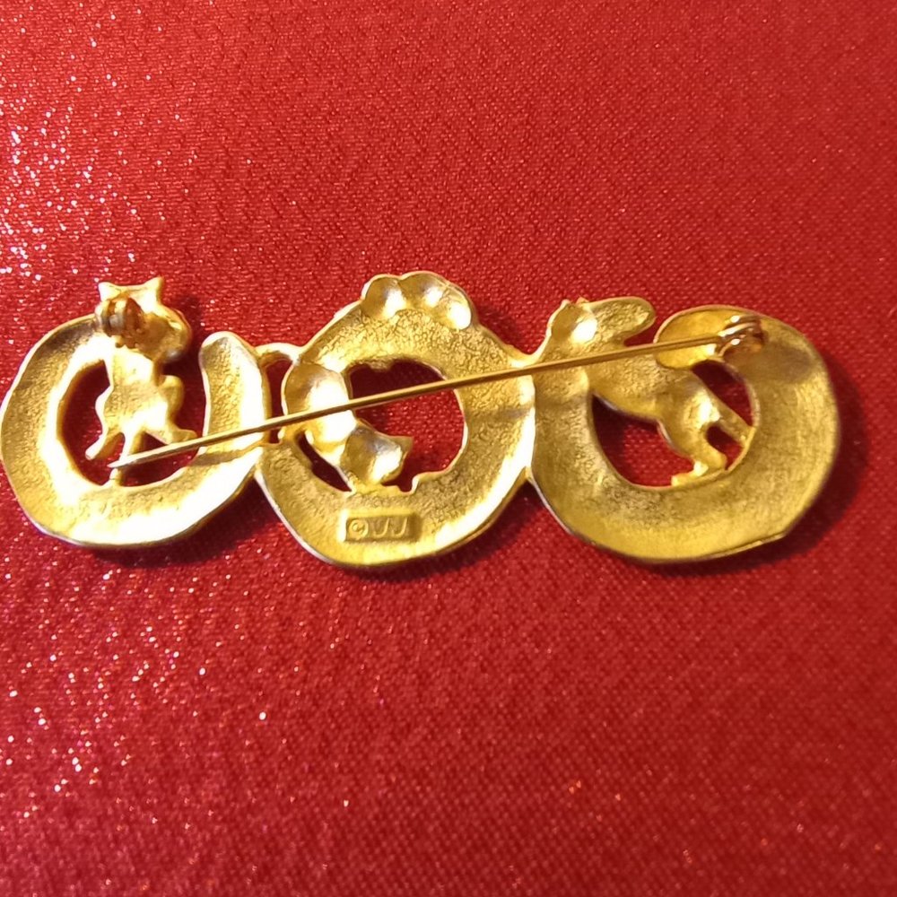 Vintage JJ goldtone pin brooch 4 playing kittens - Picture 2 of 2